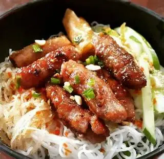 Hình ảnh Bún thịt lụi