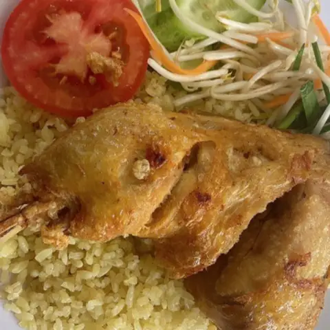 Cơm Gà Xối Mỡ Vườn Lài - Vườn Lài - Cơm/Cơm tấm gần bạn