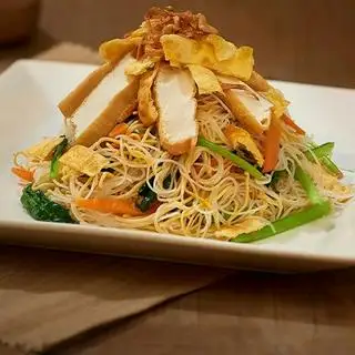 Bún mì xào thịt nướng thập cẩm - 59.000 ₫ tại Bún Thịt Nướng Cô Lan - Nguyễn Tri Phương