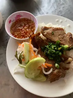 Cơm sườn - 44.000 ₫ tại Cơm Tấm Oanh & Bún Thịt Nướng - Hưng Phú