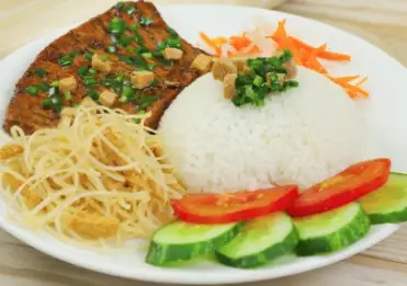 Cơm sườn - bì - 49.000 ₫ tại Cơm Tấm & Bún Thịt Nướng Cô Hương - Nơ Trang Long