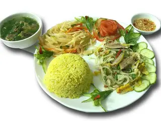 Cơm gà ta xé trộn - 65.000 ₫ tại Ăn Là Ghiền - Mì Quảng & Cơm Gà - Nguyễn Thị Nhung
