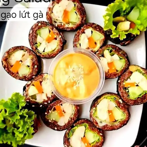 Hình ảnh Gimbap gạo lứt gà