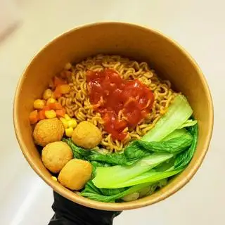 Mì trộn cá viên - tóp mỡ - 30.000 ₫ tại Ăn Vặt & Mì Trộn - Nhà Bà Naa - Lê Đại Hành