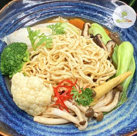 Mì xào giòn chay - 60.000 ₫ tại Chay Rau Củ Nấm Vegan - Lê Văn Lương
