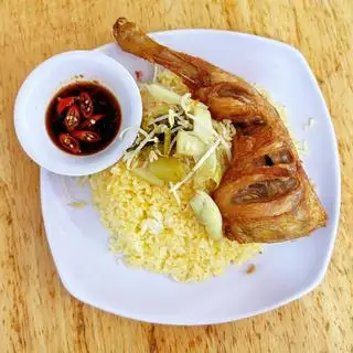 Hình ảnh Cơm gà ta xối mỡ gốc tư đùi