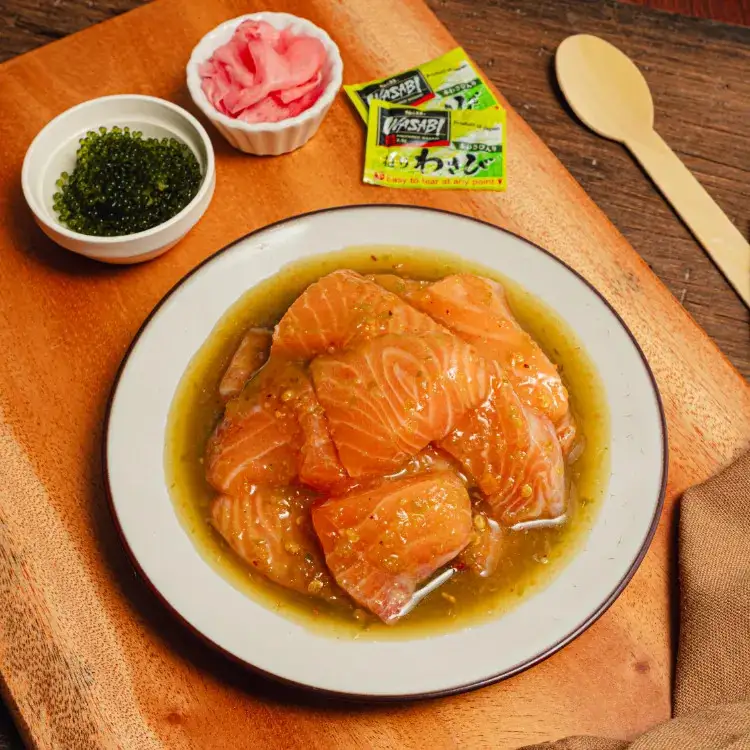 Hình ảnh Cá Hồi Sốt Thái Đỏ Lớn 300gr