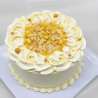Bánh kem bắp - 300.000 ₫ tại Tiệm Bánh Ngọt Like Cake - Đường 12C