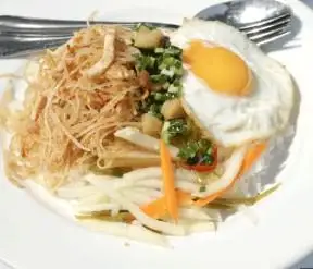 Cơm bì trứng - 30.000 ₫ tại Cơm Tấm 246a - Pasteur