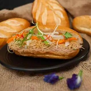 Bánh mì bì - 20.000 ₫ tại Cô Thư - Bánh Mì Thịt Nướng & Bún Thịt Nướng - Trần Quốc Thảo