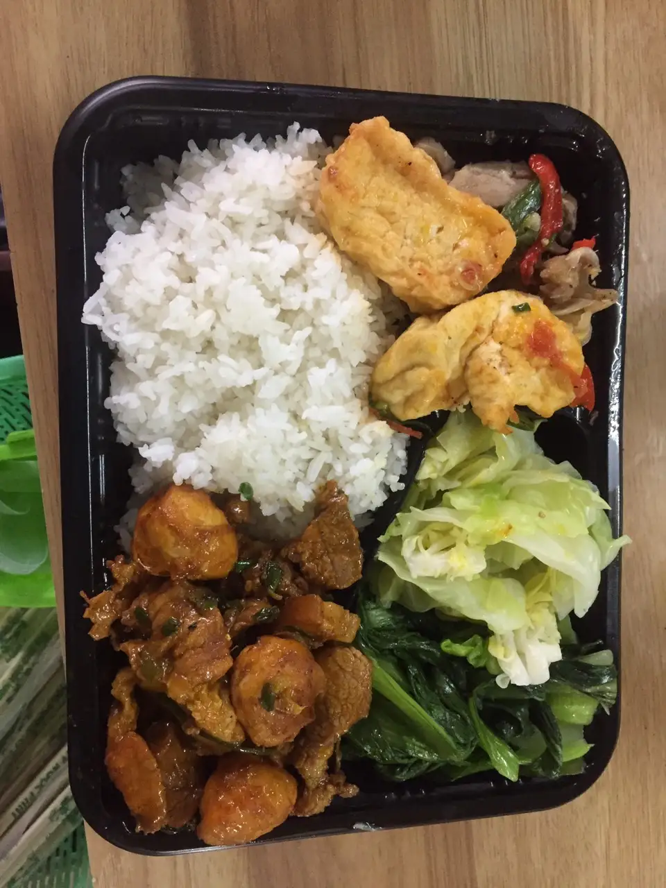 Hình ảnh Cơm thịt kho tàu