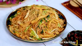 Bún gạo - mì giòn chay - 55.000 ₫ tại Quán Chay Minh Đức - Cao Văn Lầu