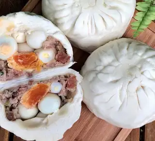 Bánh bao đặc biệt - 35.000 ₫ tại Bánh Mì Hà Nội Thắng Hương - Lương Định Của