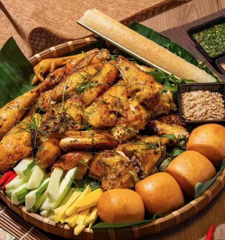 Hình ảnh Gà Nướng Lu Hoàng Công - Lê Tự Tài