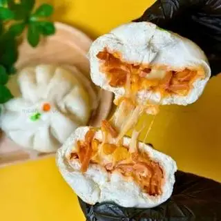 Hình ảnh Bánh bao xúc xích phô mai