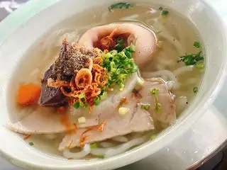 Bánh canh giò heo - 45.000 ₫ tại Cô Sương P&A - Bánh Canh Giò Heo & Bánh Crepe - Nguyễn Đình Chiểu