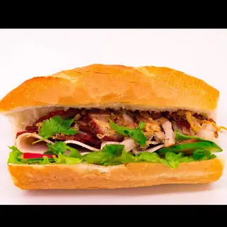 Bánh mì thập cẩm - 42.000 ₫ tại Bánh Mì PewPew - Đường D5