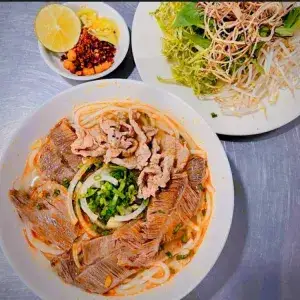 Hình ảnh Combo Bò tái, nạm, chả cua, Coca