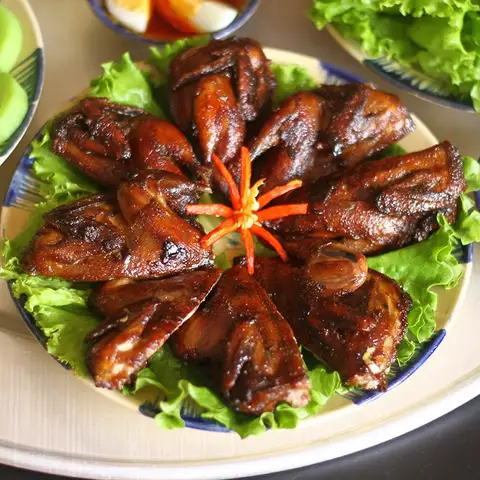 Hình ảnh Chim Cút Chiên Bơ Cô Út - Nguyễn Thị Tú