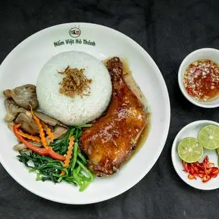 Hình ảnh Cơm trắng đùi gà sate