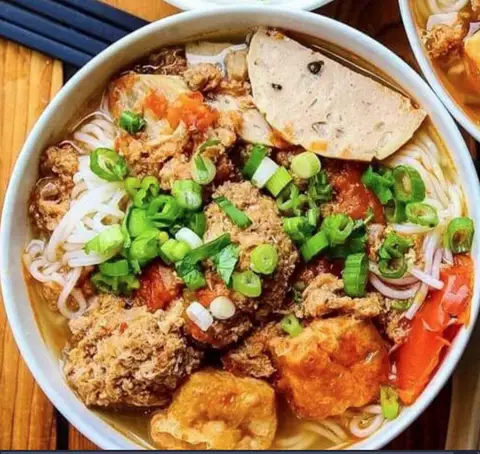Bún Riêu Cua & Lẩu Tóp Mỡ Bếp Em Linh - Nguyễn Hữu Cảnh - Bún/Phở/Mỳ/Cháo gần bạn