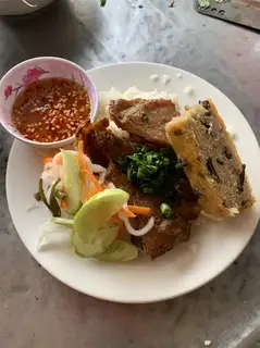 Cơm sườn chả - 44.000 ₫ tại Cơm Tấm Oanh & Bún Thịt Nướng - Hưng Phú