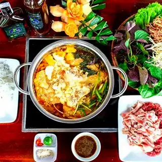 Hình ảnh Lẩu riêu cua sườn non nồi to