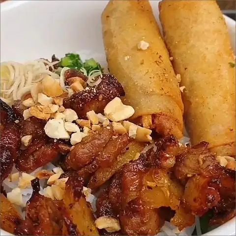 Bún Xào Chả Giò Thịt Nướng - Trần Văn Quang - Bún/Phở/Mỳ/Cháo gần bạn