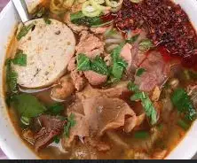 Bún bò huế tái - chả - 65.000 ₫ tại Bún Bò Huế Hẻm Số 5 - Trương Đăng Quế