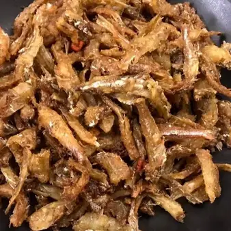 Ăn Vặt Người Không Chân - Mì Trộn Thập Cẩm & Trứng Cuộn Xúc Xích Đức Lắc Phô Mai - Trần Xuân Soạn - Ăn vặt gần bạn