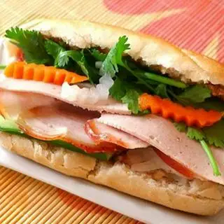Hình ảnh Bánh mì thịt chả