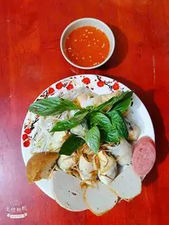Bánh cuốn trứng - 46.000 ₫ tại Bánh Cuốn Nóng 830 - Huỳnh Tấn Phát