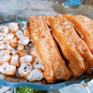 Bánh quẩy thêm - 12.000 ₫ tại Cháo Mực - C Phúc - Nguyễn Đình Chiểu
