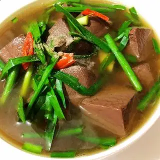 Canh huyết hẹ - 40.000 ₫ tại Cháo Lòng Tiết Canh Hải Phòng - Nguyễn Thái Bình