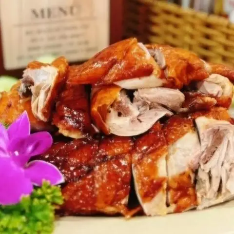 Minh Tâm Bình Chánh - Bánh Mì Vịt Quay & Heo Quay - Nguyễn Trãi - Bánh Mì/Xôi gần bạn