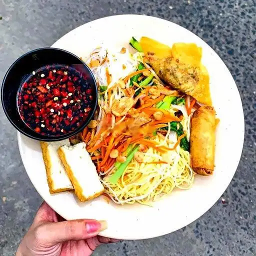 Bún mì xào chay - 37.000 ₫ tại Tiệm Chay Nhà Mình - Hoàng Văn Thụ