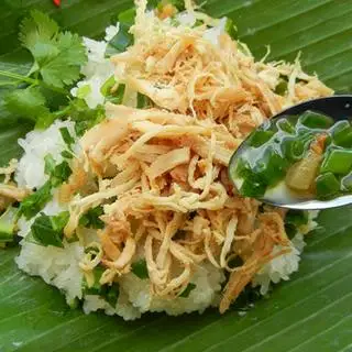 Xôi gà xé - 35.000 ₫ tại Xôi Mặn Cô Ba - Lê Văn Duyệt