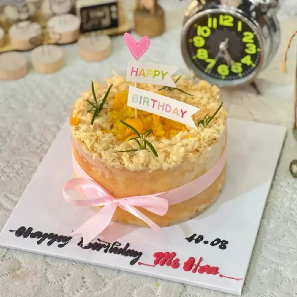 Hình ảnh Bánh bông lan trứng muối hương thảo