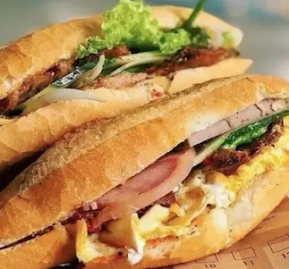 Bánh mì đặc biệt - 32.000 ₫ tại Bánh Mì Yo Ròm - Phạm Viết Chánh 