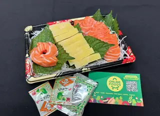 Set sashimi 100g cá hồi tươi Nauy - nửa thanh cá trích ép trứng màu vàng Nhật Bản - 280.000 ₫ tại Sashimi Quận 2 - Online Foods - 129A Trần Não