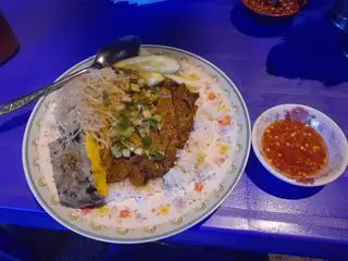 Cơm tấm sườn bì chả - 85.000 ₫ tại Cơm Tấm Đêm Mũi Tàu - Nguyễn Trãi