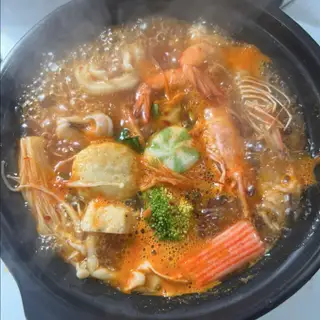 Hình ảnh Mì cay viên thả lẩu