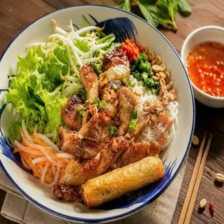 Bún thịt nướng đặc biệt - 71.000 ₫ tại CoCo Q8 - Bánh Mì Thịt Nường & Bún Thịt Nướng - Tạ Quang Bửu
