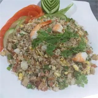 Cơm chiên hải sản - 60.000 ₫ tại A Hên Quán - Cơm Gà Xối Mỡ & Mì Xào Giòn - Lê Văn Duyệt