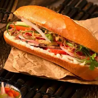Bánh mì đặc biệt - 45.000 ₫ tại Bánh Mì Đường Phố - Bánh Mì & Xôi - Hòa Bình
