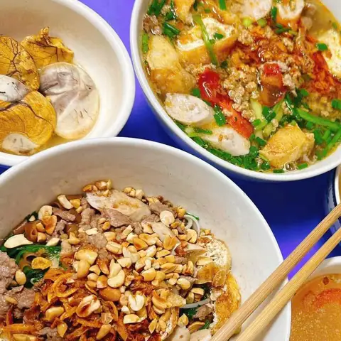 Hình ảnh Cô Dung Béo - Bún Riêu - Nguyễn Khang