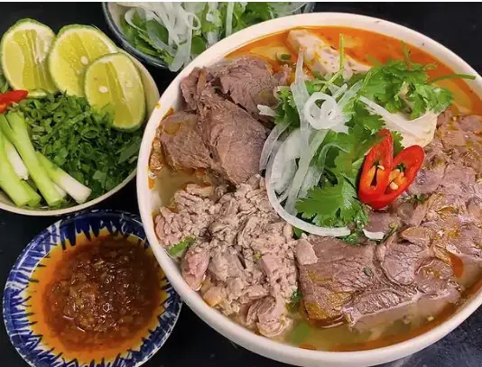 Bún bò giò - 65.000 ₫ tại Bún O Thắm - Cách Mạng Tháng 8
