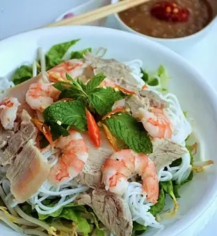 Bún tôm thịt luộc - 50.000 ₫ tại Gỏi Cuốn 108 - Calmette