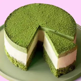 White mousse green tea - 140.000 ₫ tại Honey Bun - Bánh Ngọt & Trà Sữa - Lê Văn Lương