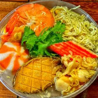 Combo vip - full 9 loại topping - 80.000 ₫ tại Súp Cua Ông Bắp - Tô Ngọc Vân